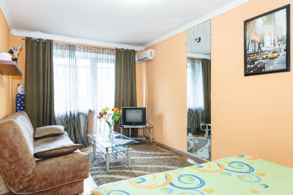 Apartment On Sobornyi Avenue 143 Near Intourist Hotel Zaporizhia Dış mekan fotoğraf