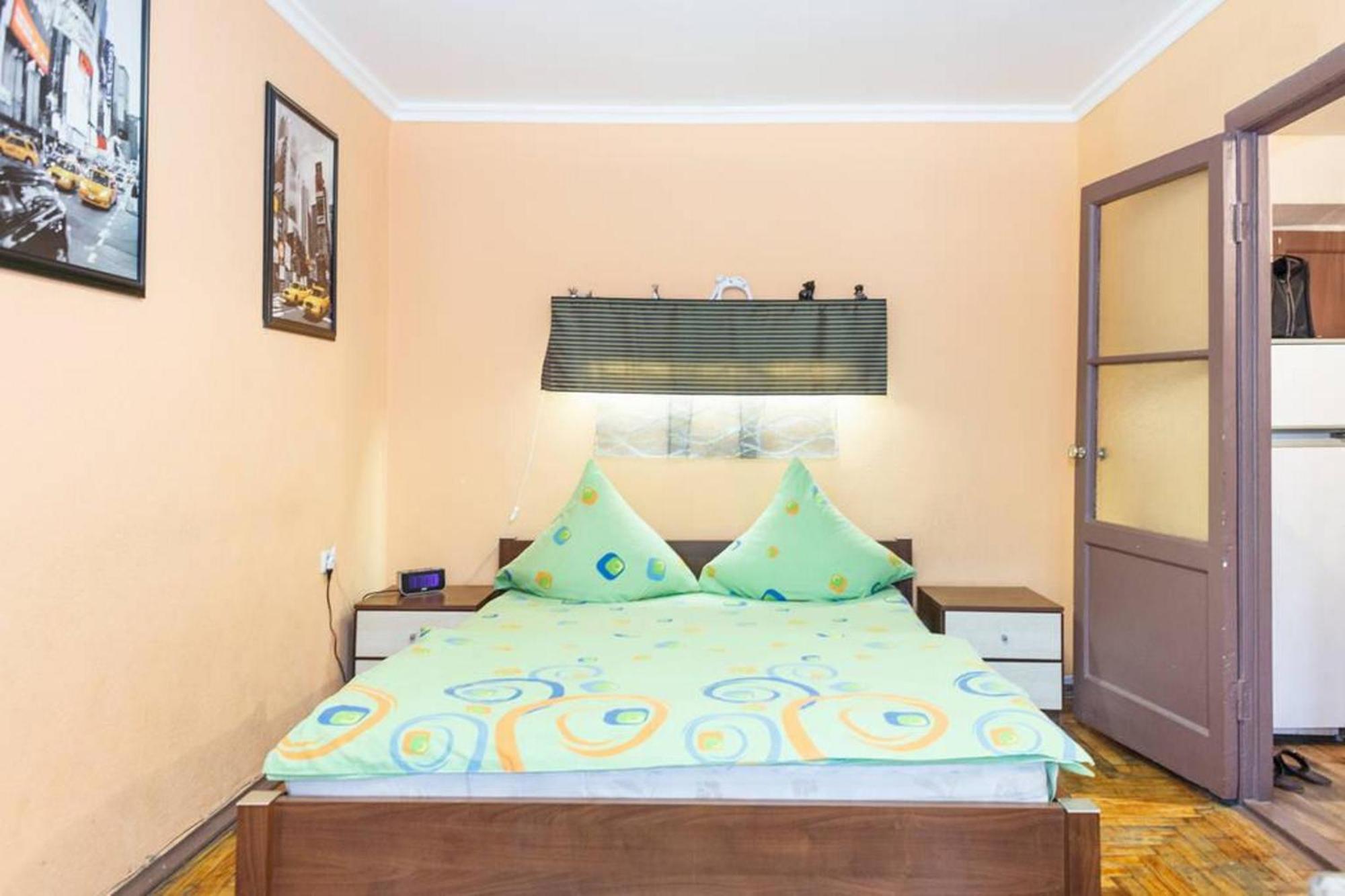 Apartment On Sobornyi Avenue 143 Near Intourist Hotel Zaporizhia Dış mekan fotoğraf